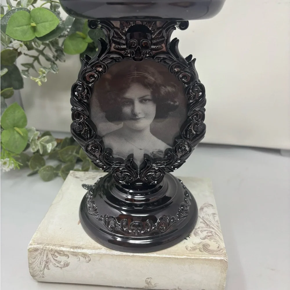 Bath and Body Works Halloween Holographic Portrait Skeleton Candle‎ Holder 2023